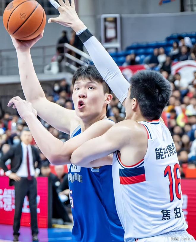 包含风云突变纽约尼克斯国际比赛日强势反弹，CBA季后赛版图或变，球迷炸锅，身体对抗强度拉满的词条